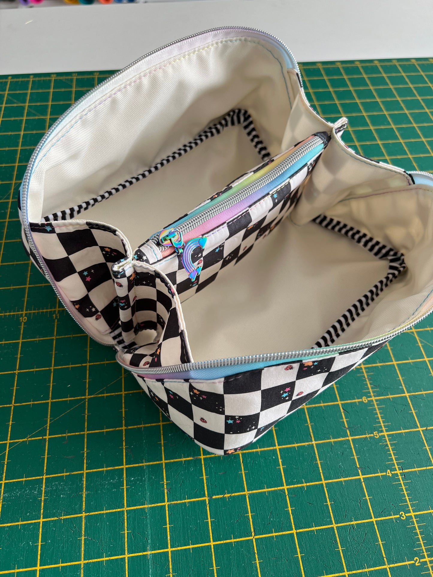 Zip-n-grip pouch